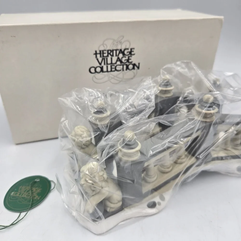 Dept 56 Lionhead Bridge 58645 Christmas Village Accessory Heritage Collect. New